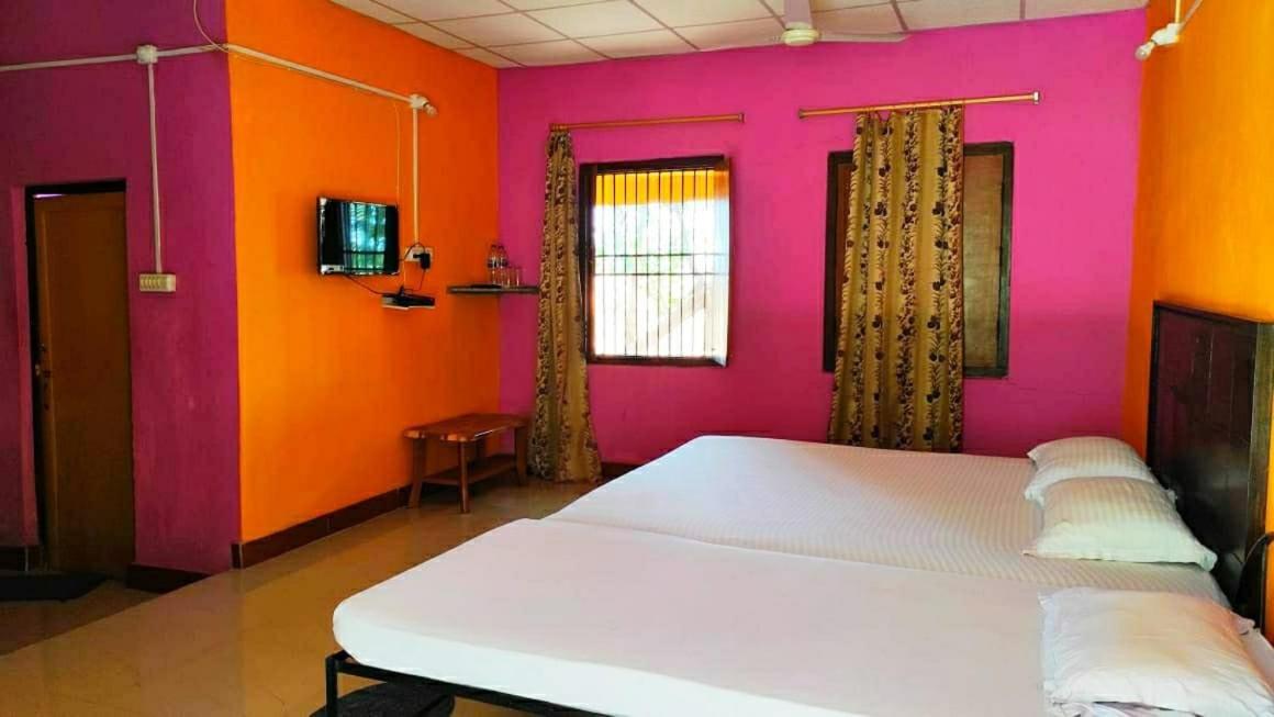 Estuarine Village Resort Sātabhāya Екстериор снимка
