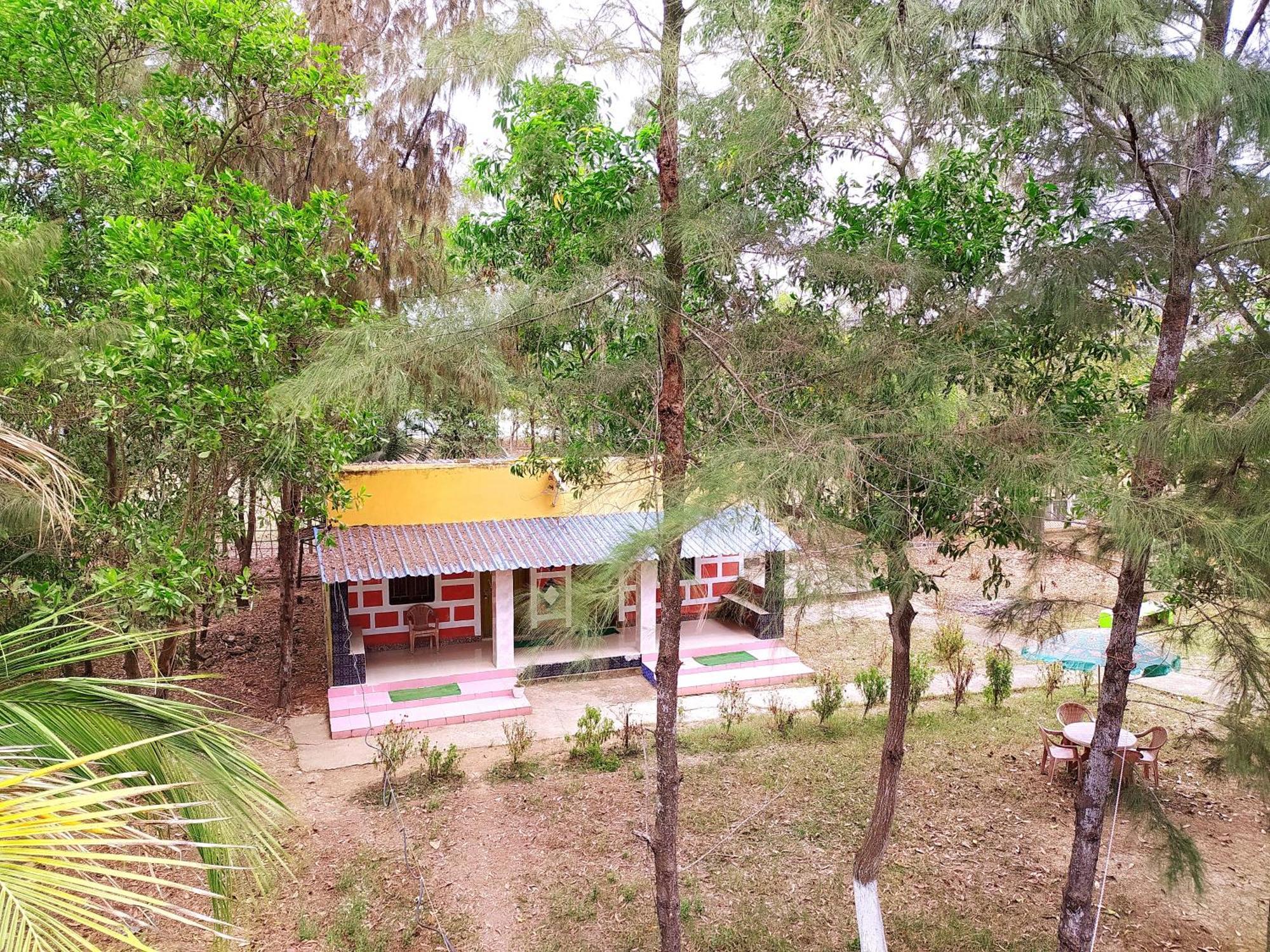 Estuarine Village Resort Sātabhāya Екстериор снимка