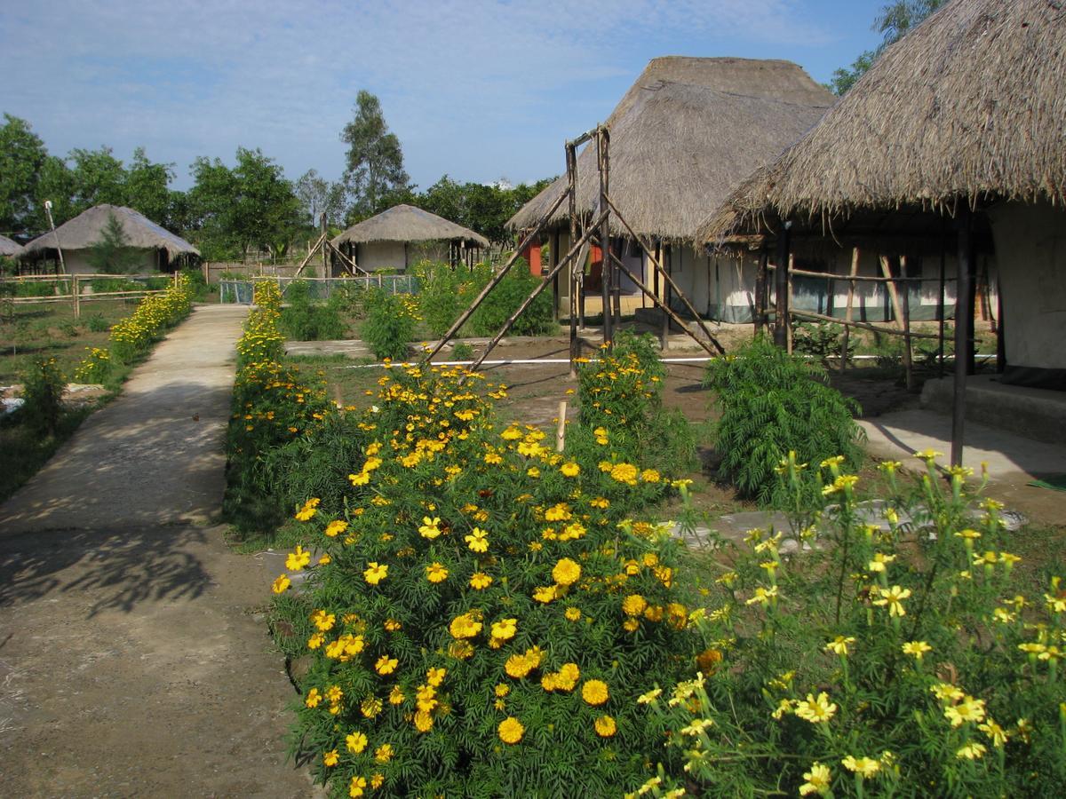 Estuarine Village Resort Sātabhāya Екстериор снимка