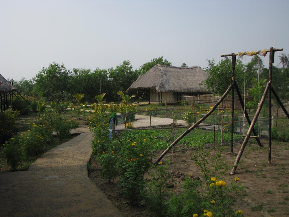 Estuarine Village Resort Sātabhāya Екстериор снимка