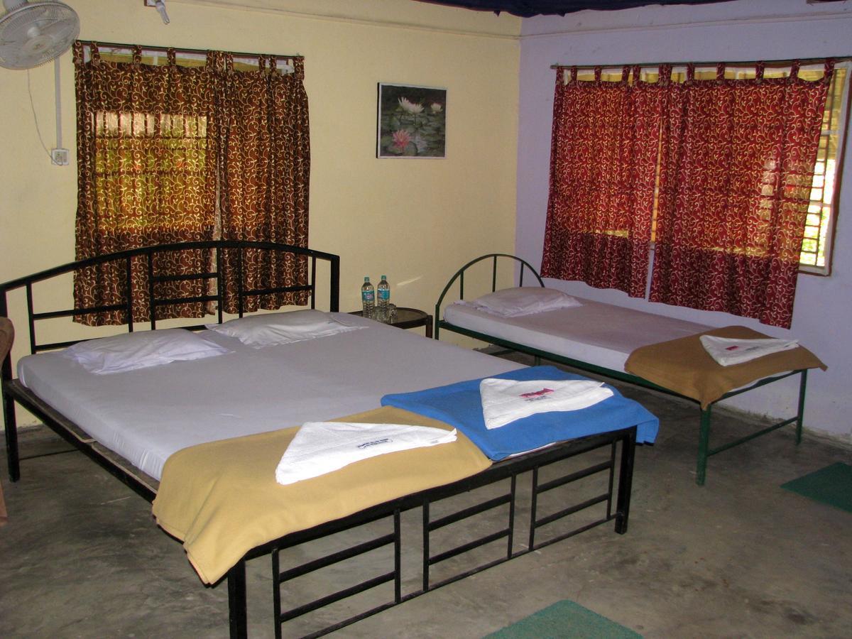 Estuarine Village Resort Sātabhāya Екстериор снимка