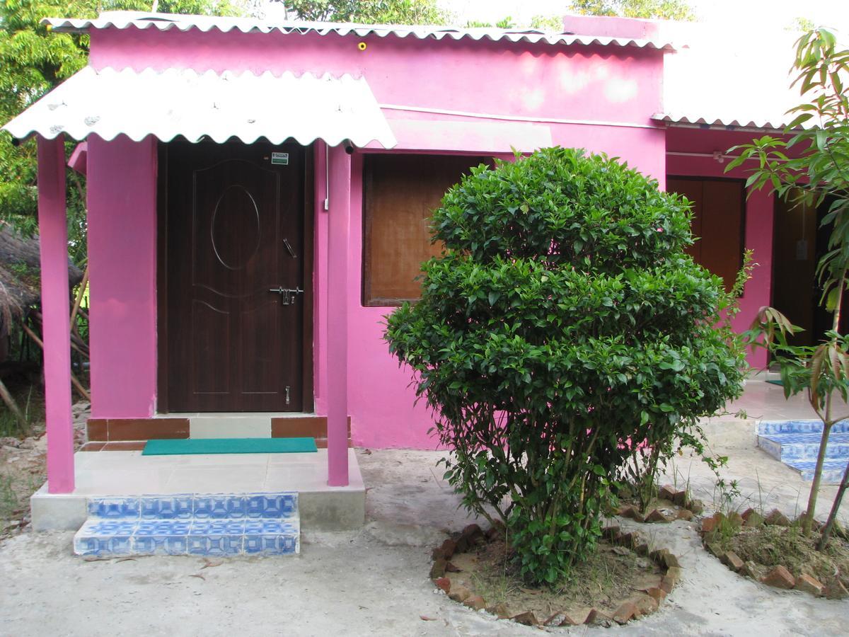 Estuarine Village Resort Sātabhāya Екстериор снимка